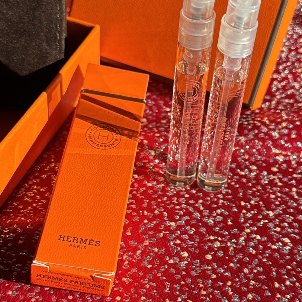Hermes gift bag, box velvet pouch ribbon & 2 samples of Hermes toilette perfume - Picture 2 of 6